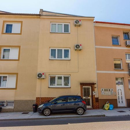 Apartments And Room Art Цриквениця Екстер'єр фото