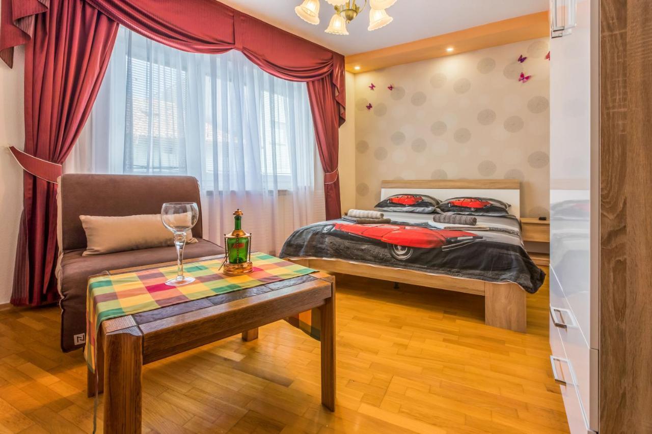 Apartments And Room Art Цриквениця Екстер'єр фото